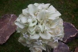 Wedding bouquet, bridal bouquet, wedding flowers, bridal flowers, calla lilies, roses, stephanotis, hydrangia, florist, coordinator, Wedding coordinator, bridal coordinator, expert florist