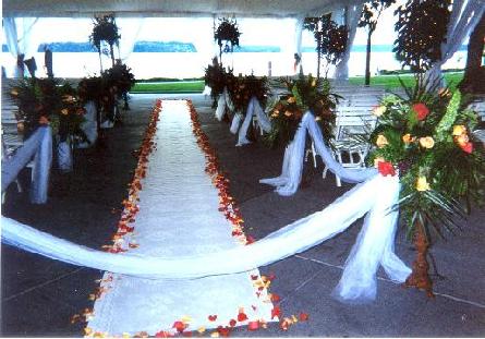 The use of rusted metal props make this Wedding a spectucular DREAM COME TRUE! 